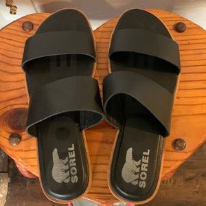 Sorel sandals, black.